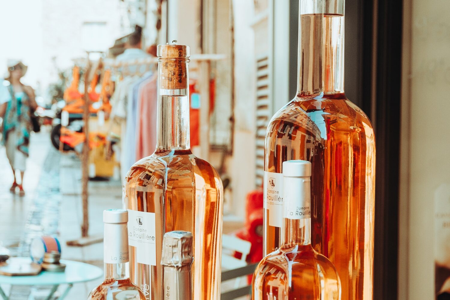 pink wine rosé bottles
