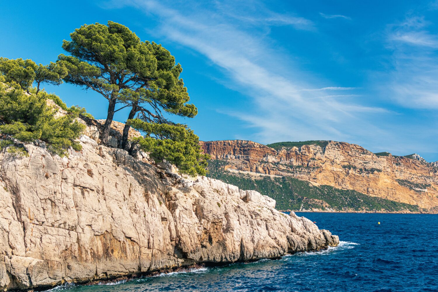 Calanques marseille view by the sea | Gentle provence