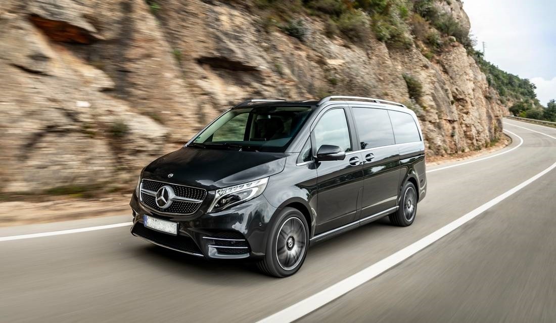mercedes v classe on the road